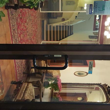 Hostal Residencia Catalina Palamos Exterior photo