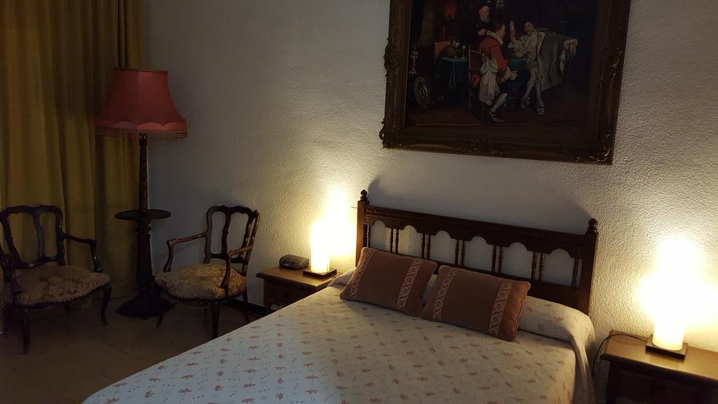 Hostal Residencia Catalina Palamos Exterior photo