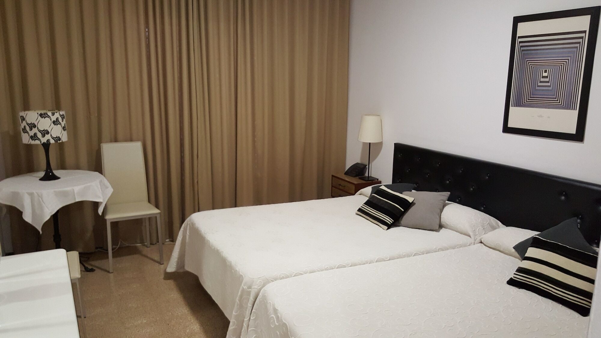 Hostal Residencia Catalina Palamos Exterior photo