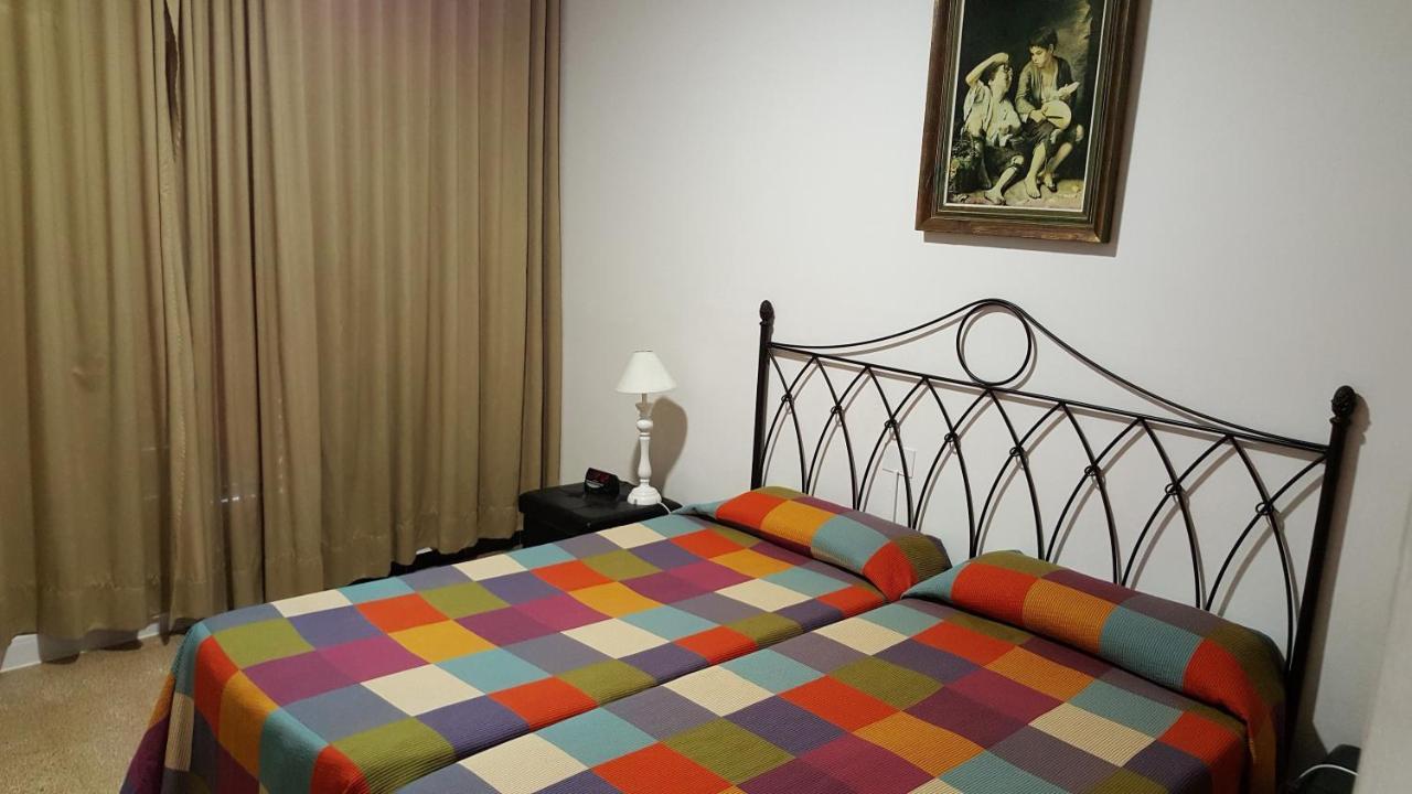 Hostal Residencia Catalina Palamos Exterior photo