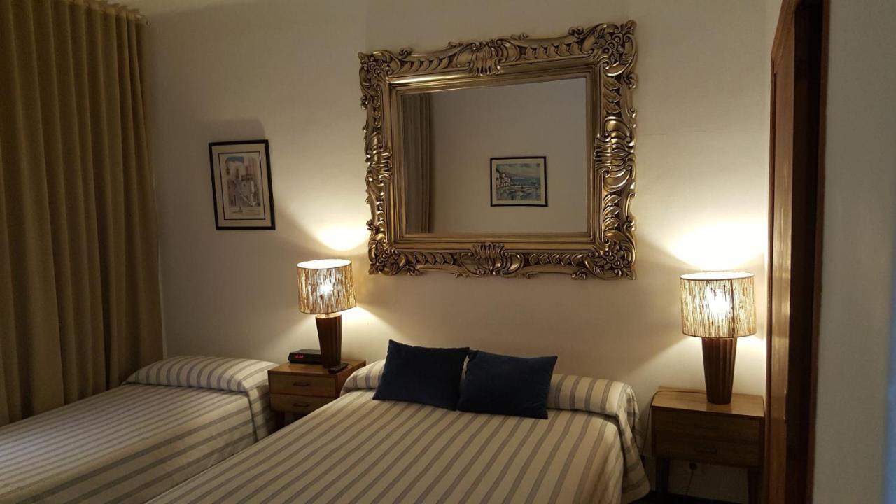 Hostal Residencia Catalina Palamos Exterior photo